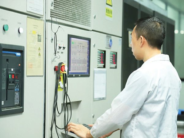 UPSBOSS battery and energy storage test bench